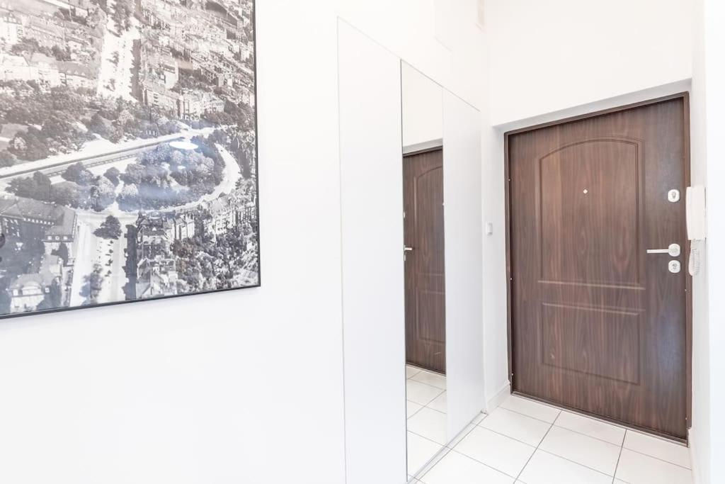 Wyjatkowy Apartament Na Rynku Wrocław Buitenkant foto